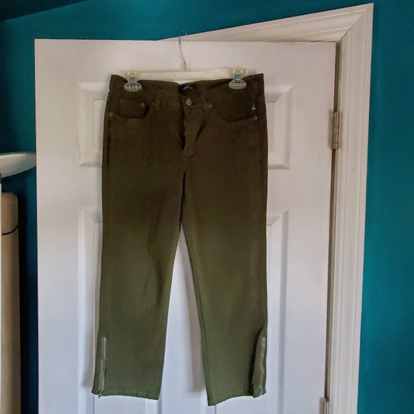 Karen Kane Green Capri Cropped Pants Ankle Zip Size 6 NWOT - Picture 3 of 13